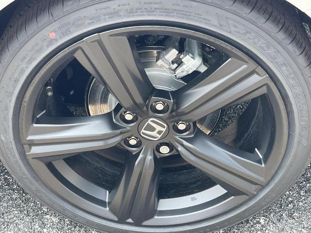 Photo of 2025 Platinum White Pearl Honda Accord Hybrid