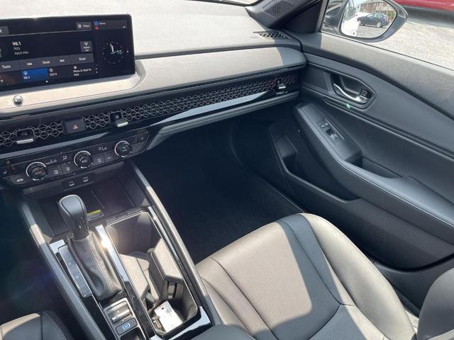 Photo of 2025 Platinum White Pearl Honda Accord Hybrid
