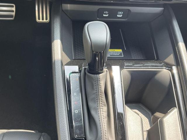 Photo of 2025 Platinum White Pearl Honda Accord Hybrid