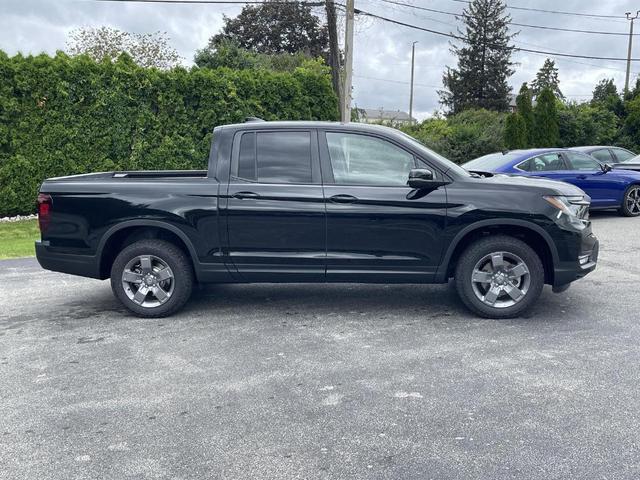 Photo of 2025 Crystal Black Pearl Honda Ridgeline