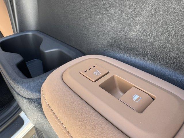 Photo of 2025 White Hyundai SANTA FE HEV