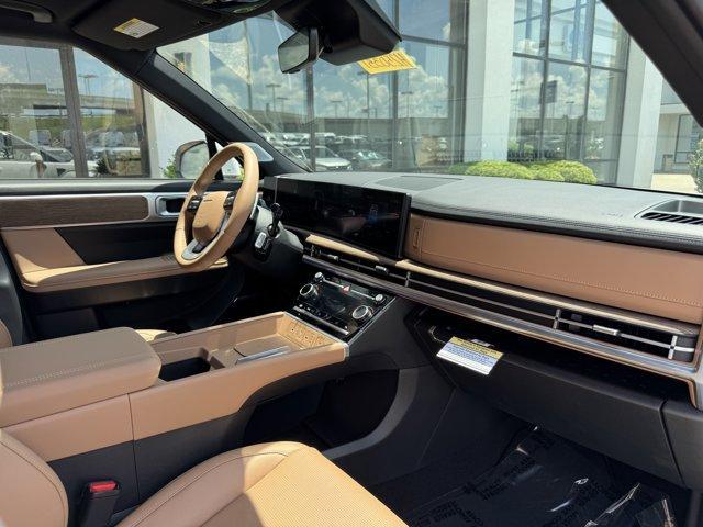 Photo of 2025 White Hyundai SANTA FE HEV