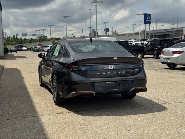Photo of 2025 Portofino Gray Hyundai SONATA Hybrid