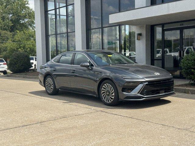 Photo of 2025 Portofino Gray Hyundai SONATA Hybrid