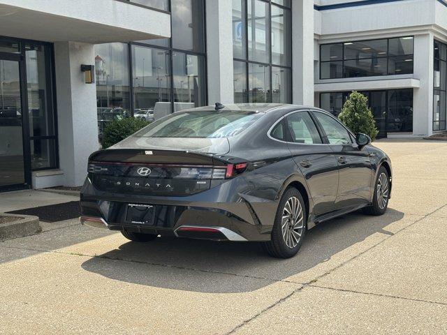 Photo of 2025 Portofino Gray Hyundai SONATA Hybrid