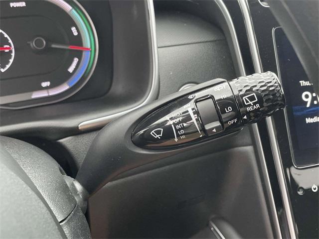 Photo of 2024 White Pearl Hyundai TUCSON Hybrid