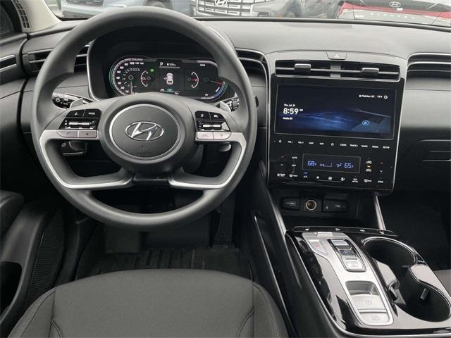 Photo of 2024 White Pearl Hyundai TUCSON Hybrid