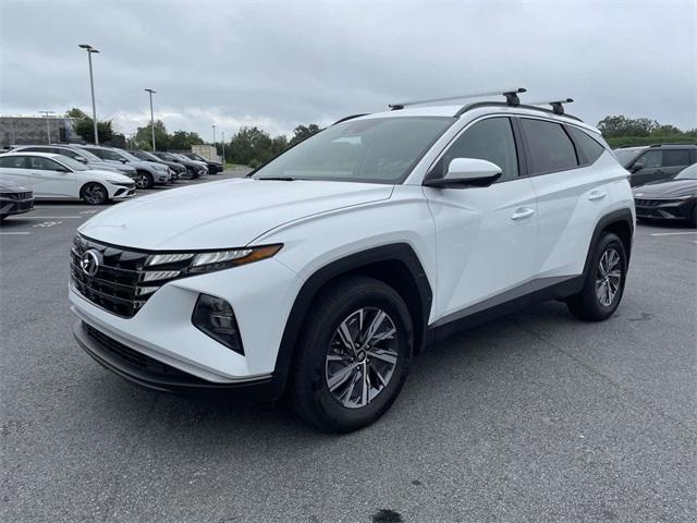 Photo of 2024 White Pearl Hyundai TUCSON Hybrid