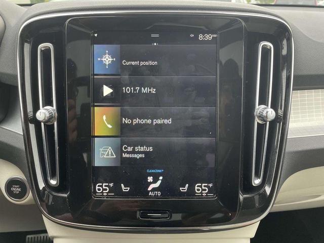 Photo of 2022 Glacier Silver Metallic Volvo XC40