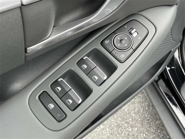 Photo of 2020 Phantom Black Hyundai SONATA