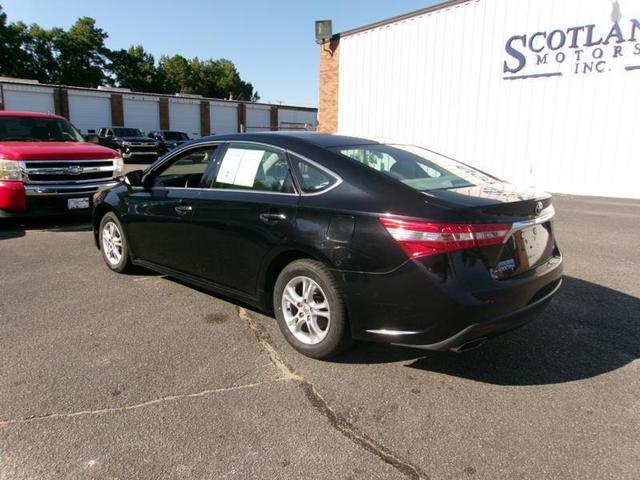 Photo of 2013 BLACK CHERRY Toyota Avalon