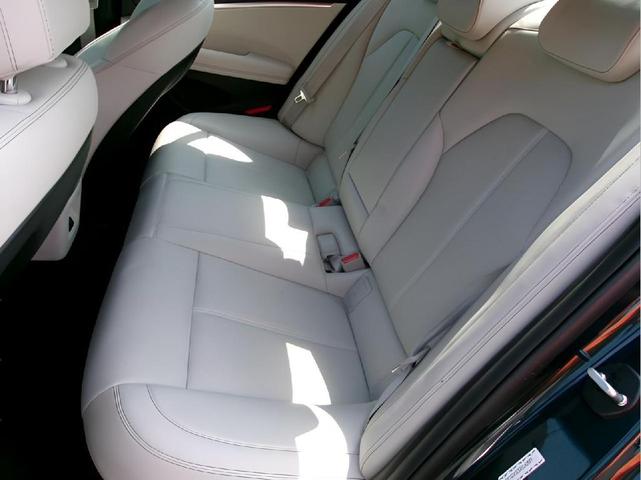 Photo of 2024 BLUE Genesis G70