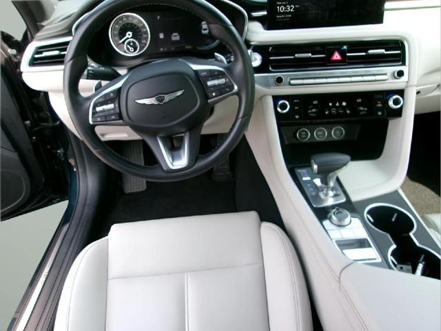 Photo of 2024 BLUE Genesis G70