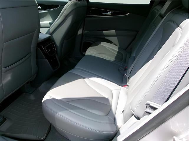 Photo of 2021 Silver Radiance Lincoln Nautilus