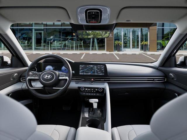 Photo of 2025 White Hyundai ELANTRA