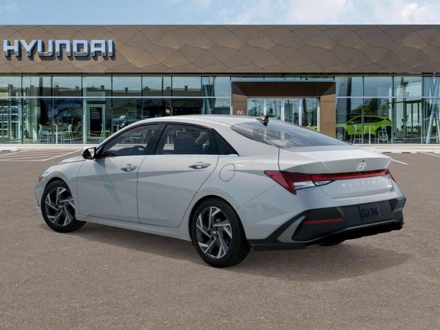 Photo of 2025 White Hyundai ELANTRA