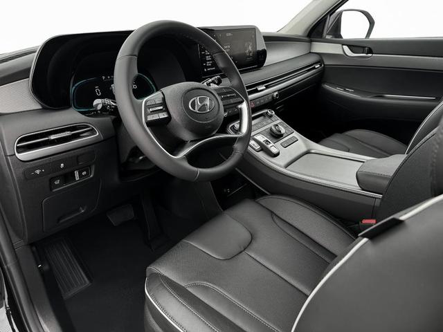 Photo of 2025 White Hyundai PALISADE