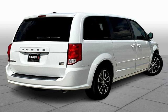 Photo of 2017 White Knuckle Clearcoat Dodge Grand Caravan