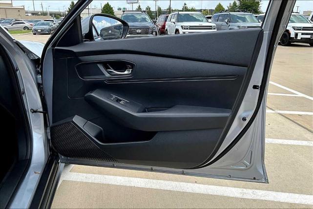 Photo of 2023 Lunar Silver Metallic Honda Accord