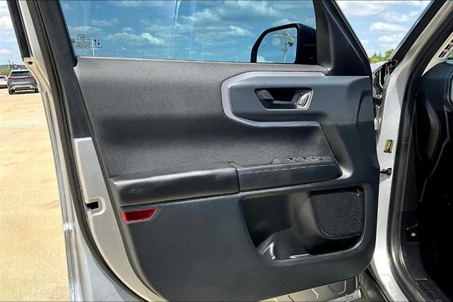 Photo of 2022 Iconic Silver Metallic Ford Bronco Sport