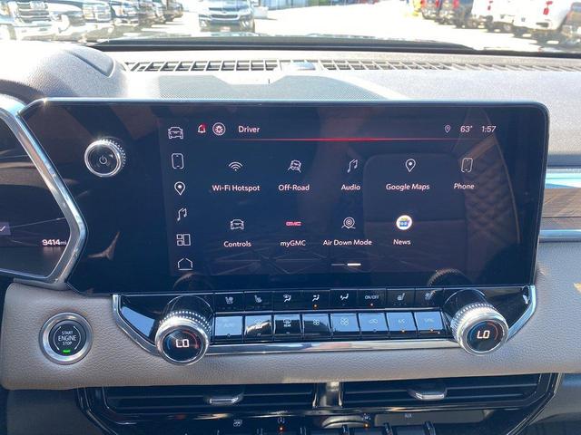Photo of 2023 Onyx Black GMC Canyon