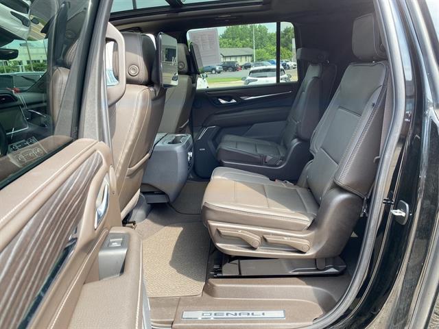 Photo of 2024 Onyx Black GMC Yukon XL