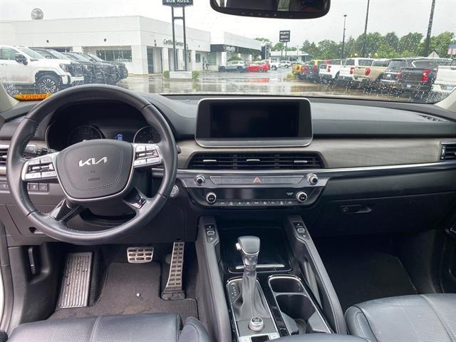 Photo of 2022 Glacial White Pearl Kia Telluride
