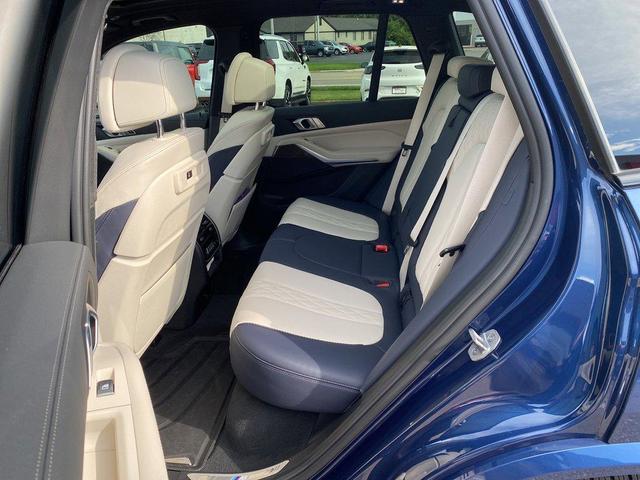 Photo of 2022 Phytonic Blue Metallic BMW X5 PHEV