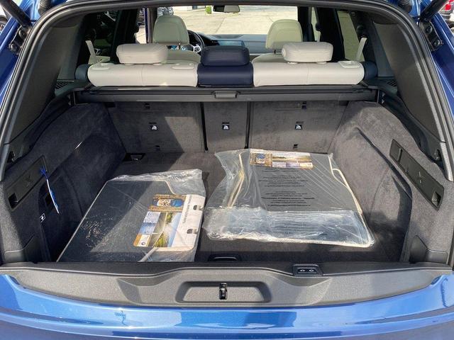 Photo of 2022 Phytonic Blue Metallic BMW X5 PHEV
