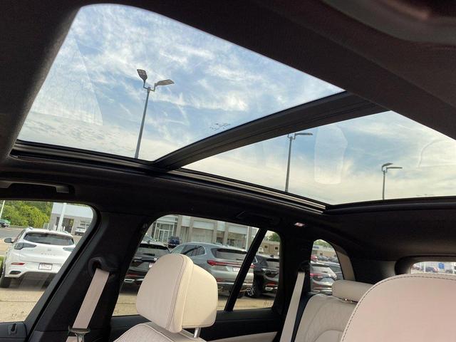 Photo of 2022 Phytonic Blue Metallic BMW X5 PHEV