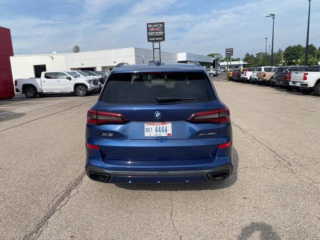 Photo of 2022 Phytonic Blue Metallic BMW X5 PHEV