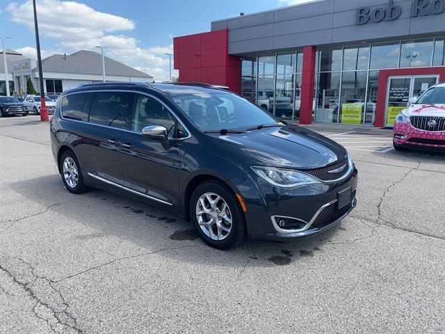 Photo of 2019 Maximum Steel Metallic Clearcoat Chrysler Pacifica
