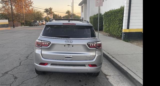 Photo of 2019 Silver Jeep Compass