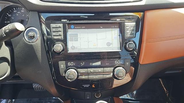 Photo of 2017 Red Nissan Rogue