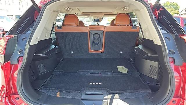 Photo of 2017 Red Nissan Rogue