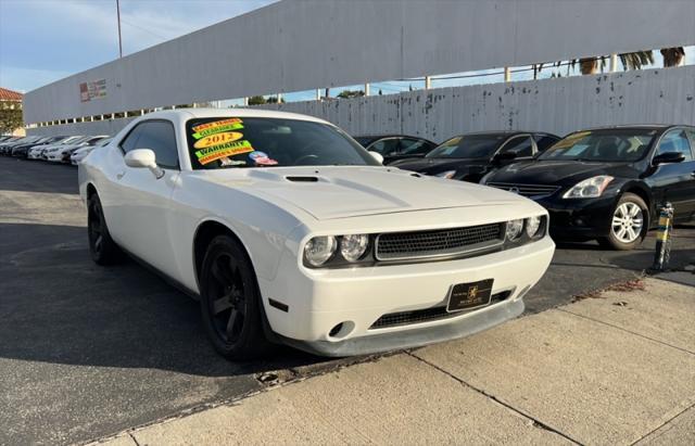 Photo of 2012 White Dodge Challenger