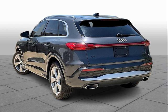 Photo of 2025 Tambora Gray Metallic Audi Q5