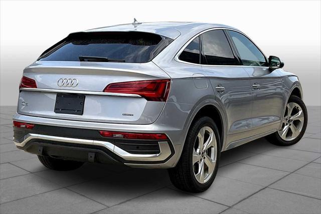 Photo of 2022 Florett Silver Metallic Audi Q5