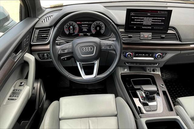 Photo of 2022 Florett Silver Metallic Audi Q5