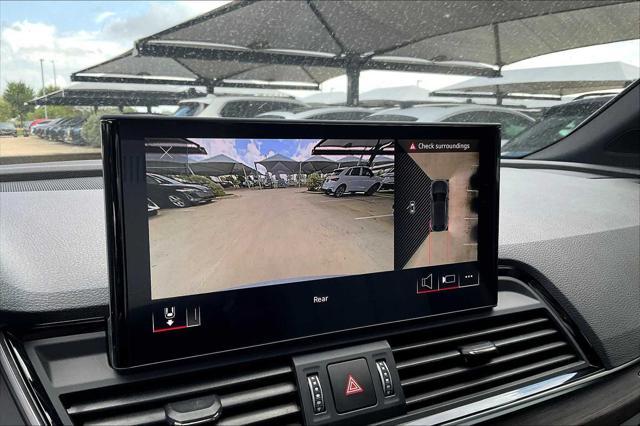 Photo of 2022 Florett Silver Metallic Audi Q5