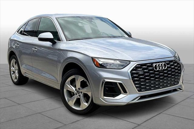 Photo of 2022 Florett Silver Metallic Audi Q5