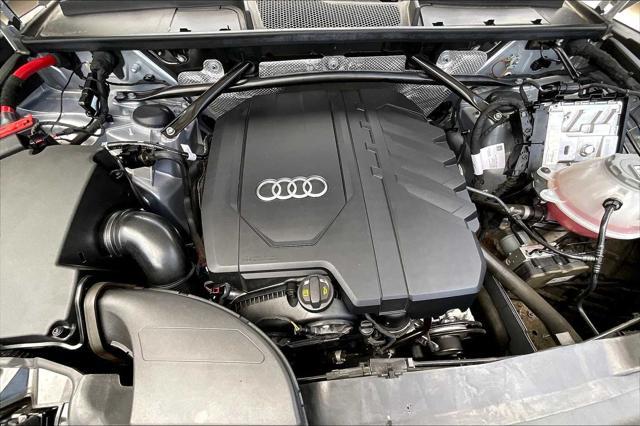 Photo of 2022 Florett Silver Metallic Audi Q5