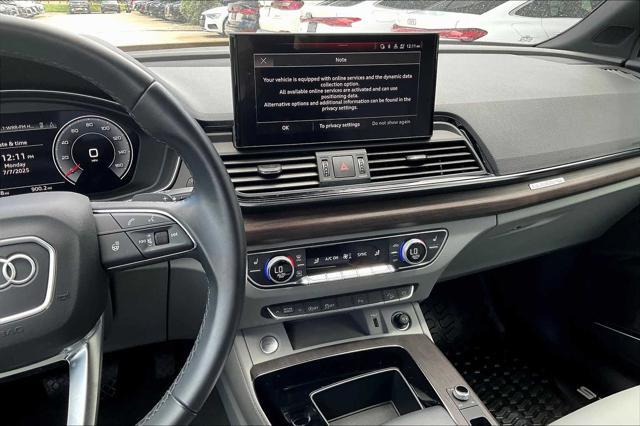 Photo of 2022 Florett Silver Metallic Audi Q5
