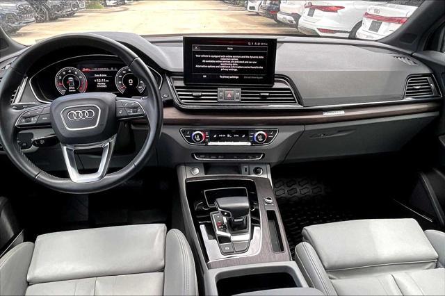 Photo of 2022 Florett Silver Metallic Audi Q5