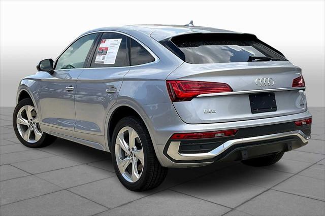 Photo of 2022 Florett Silver Metallic Audi Q5