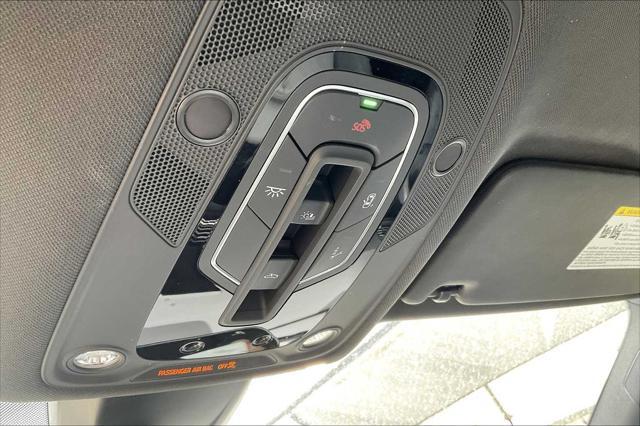 Photo of 2022 Florett Silver Metallic Audi Q5