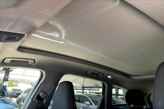 Photo of 2025 Glacier White Metallic Audi Q6 e-tron