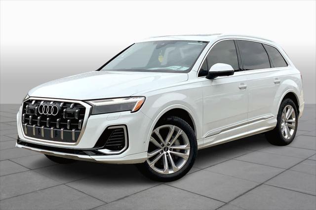 Photo of 2025 Glacier White Metallic Audi Q7
