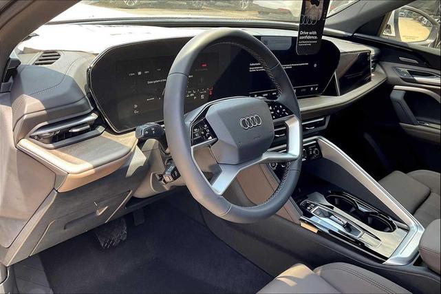 Photo of 2025 Glacier White Metallic Audi Q5