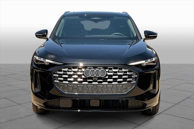 Photo of 2025 Mythos Black Metallic Audi Q5